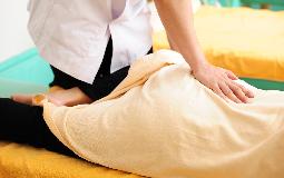 この時期に急増する「ぎっくり腰」…三茶しゃれなあど整骨院が教える予防と対策!